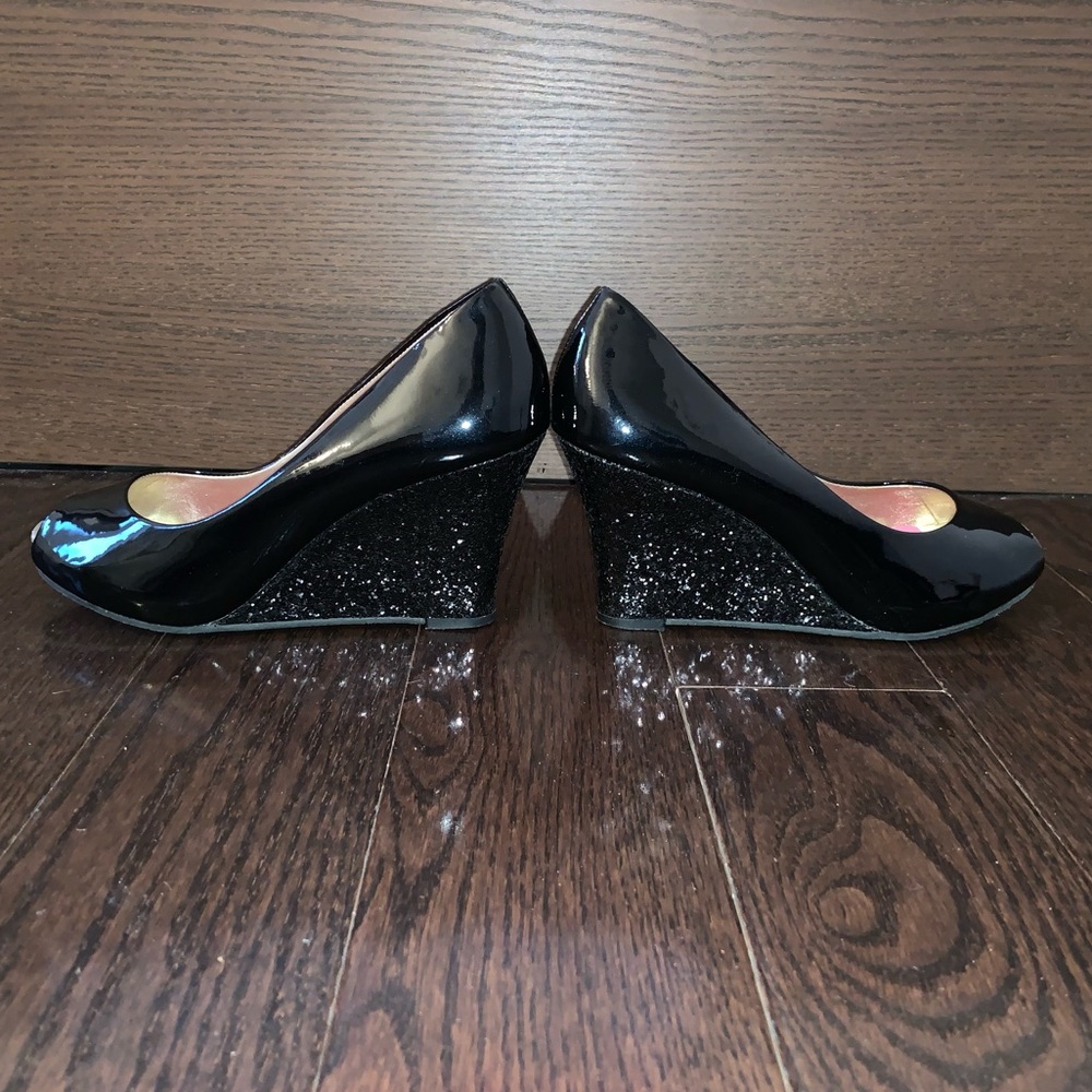Lilly Pulitzer Resort black patent glitter wedges